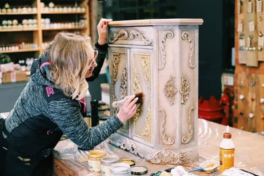 Renovácia starej komody s 3D vzorom
